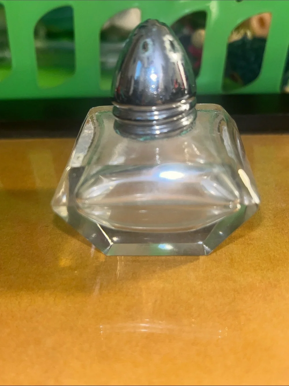 Cut Crystal Salt Shaker with Silver-Tone Top - Vintage 294
